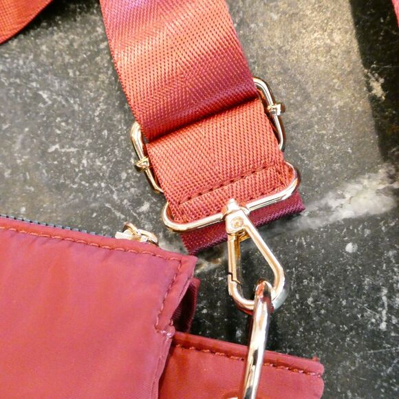 Mersi Purse Erin Rust Orange Red Gold Nylon Zip Compartments Seatbelt Strap NEW - Picture 10 of 13
